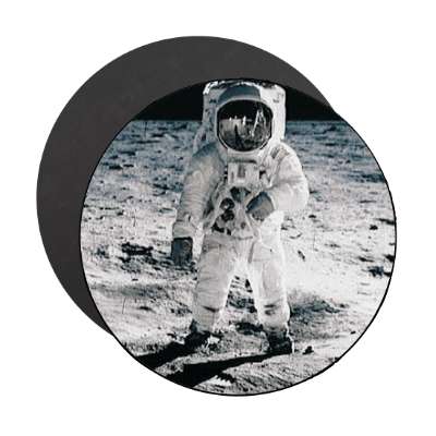 astronaut on moon magnet